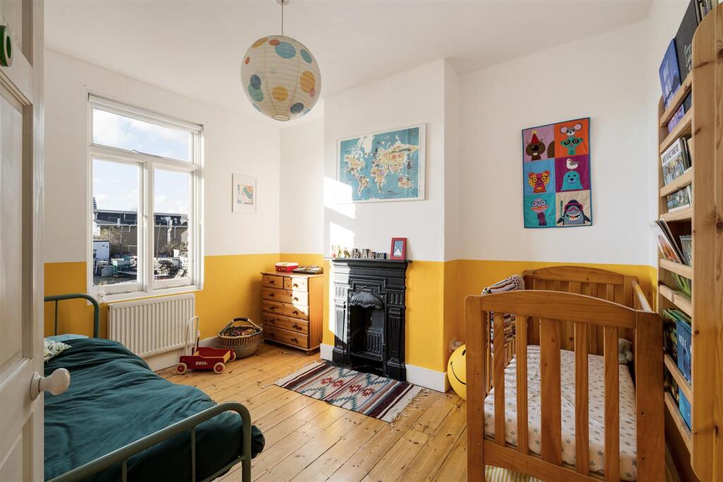 Dagenham Road, E10