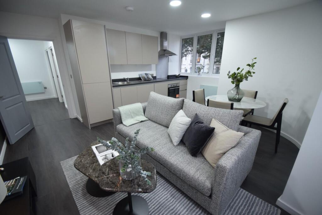 Berkeley House lounge din 2 Nov 20.JPG