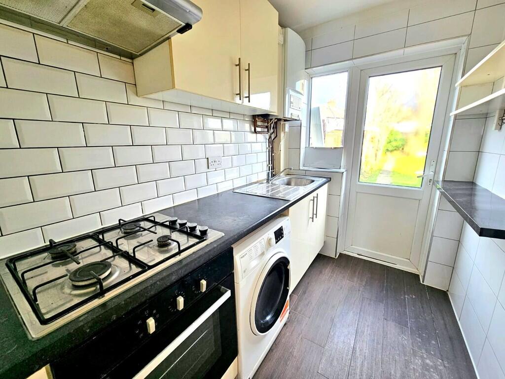 f9d28dfe-e46d-43d...