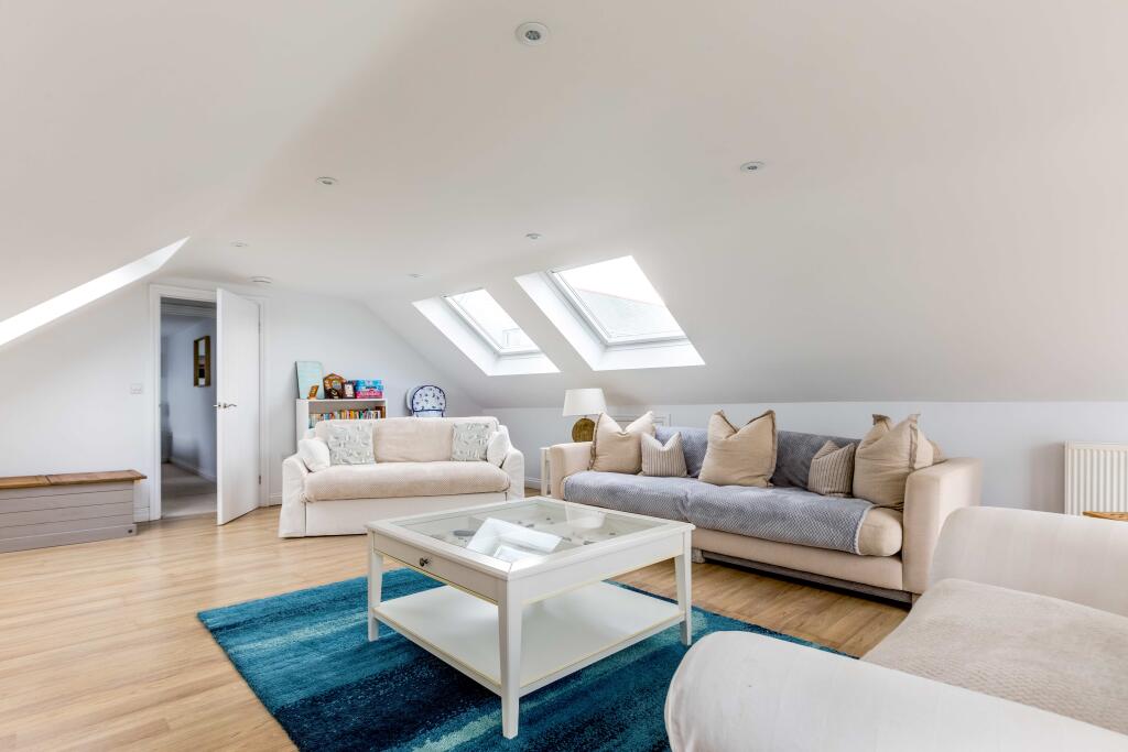 6668538406bc4_Hill Cote-8