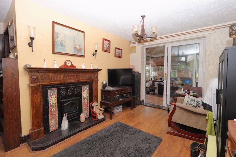 Living Room Into Conservatory 