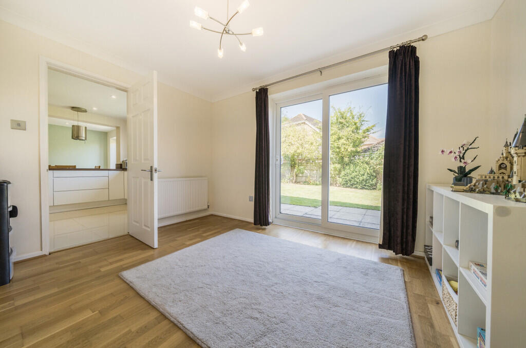 1330391-8-6899e92...