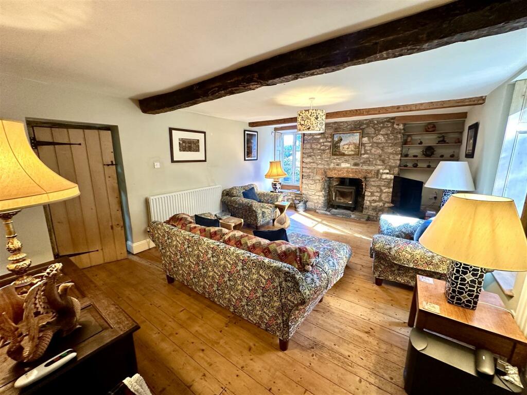 SITTING ROOM