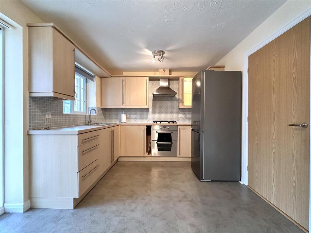 Modern Fitted Kitchen 365