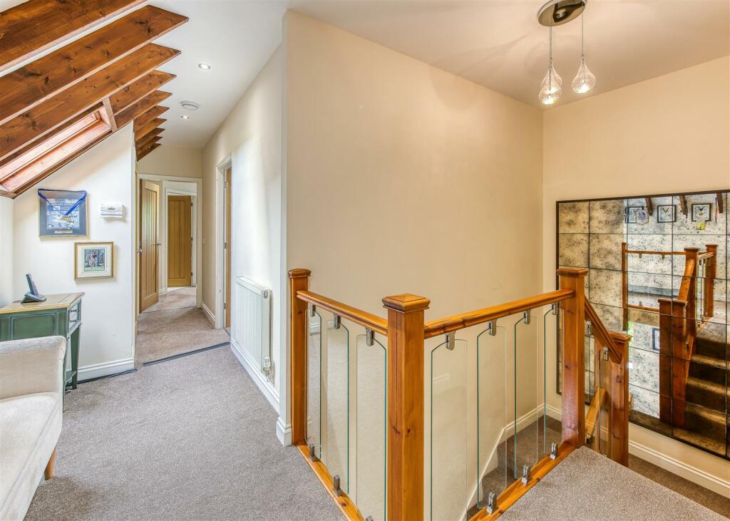 11 Cranmoor-landing.jpg