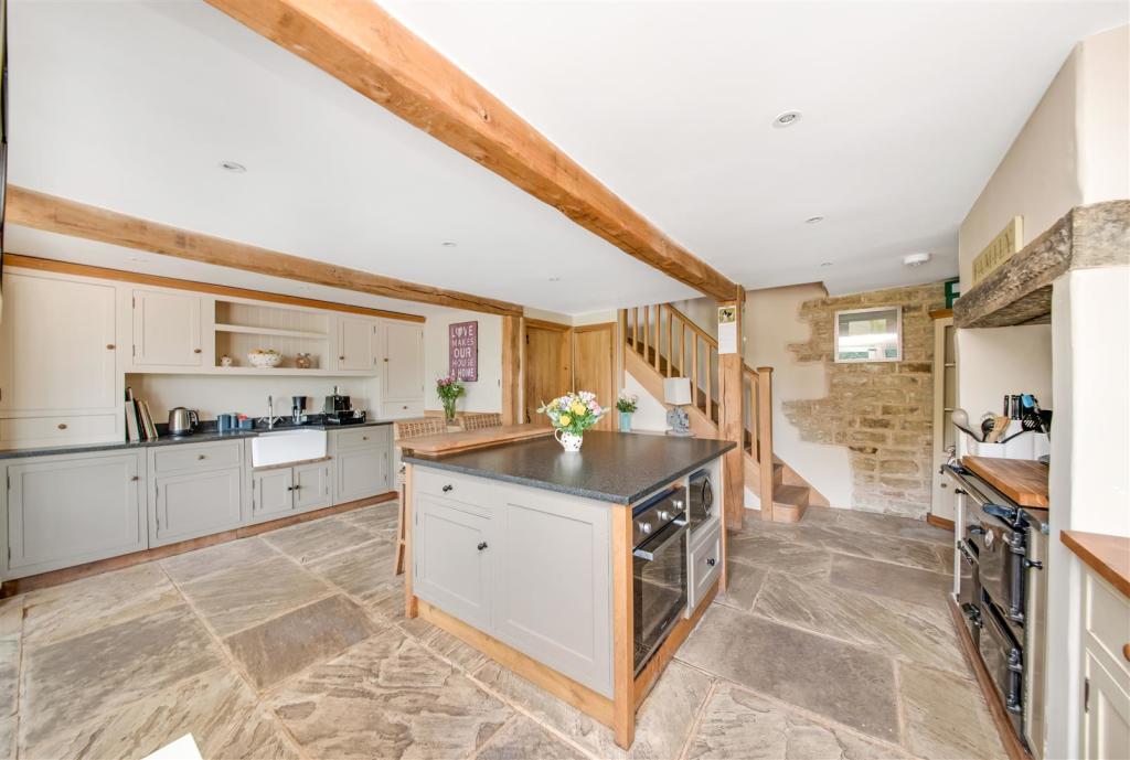 OPEN PLAN DINING KITCHEN