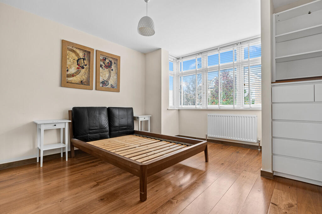 93b Little Ealing...