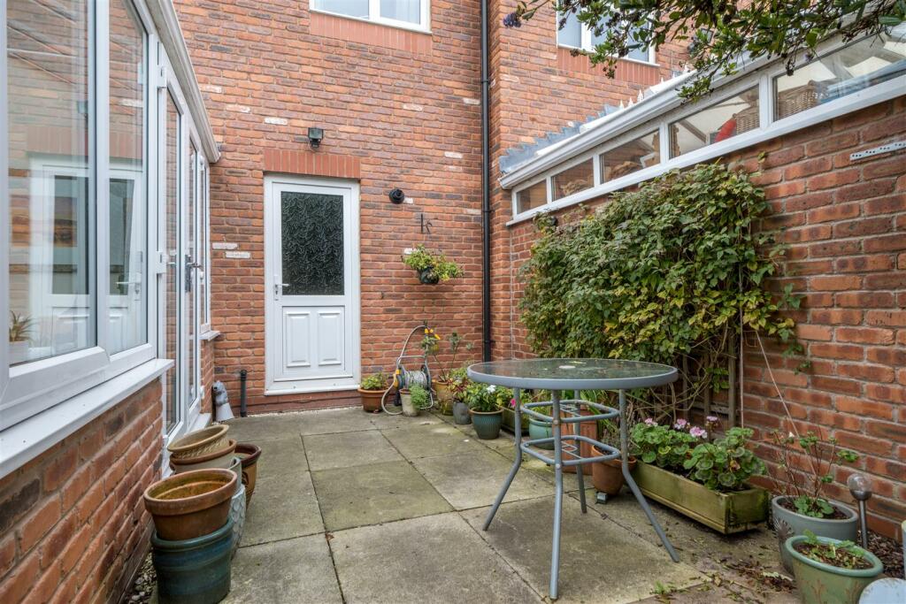 14 Delamere Close-027.jpg