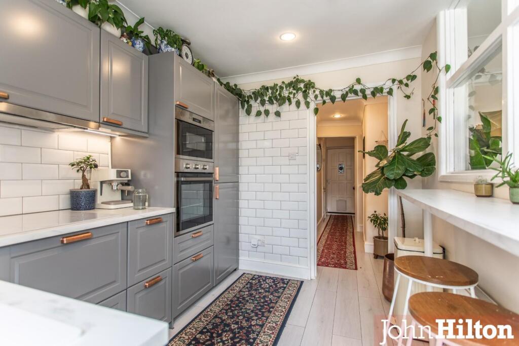 Roundhill Crescent-11.jpg