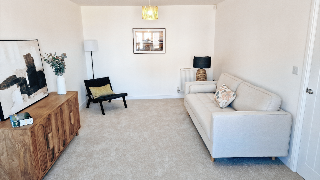Lounge image 3
