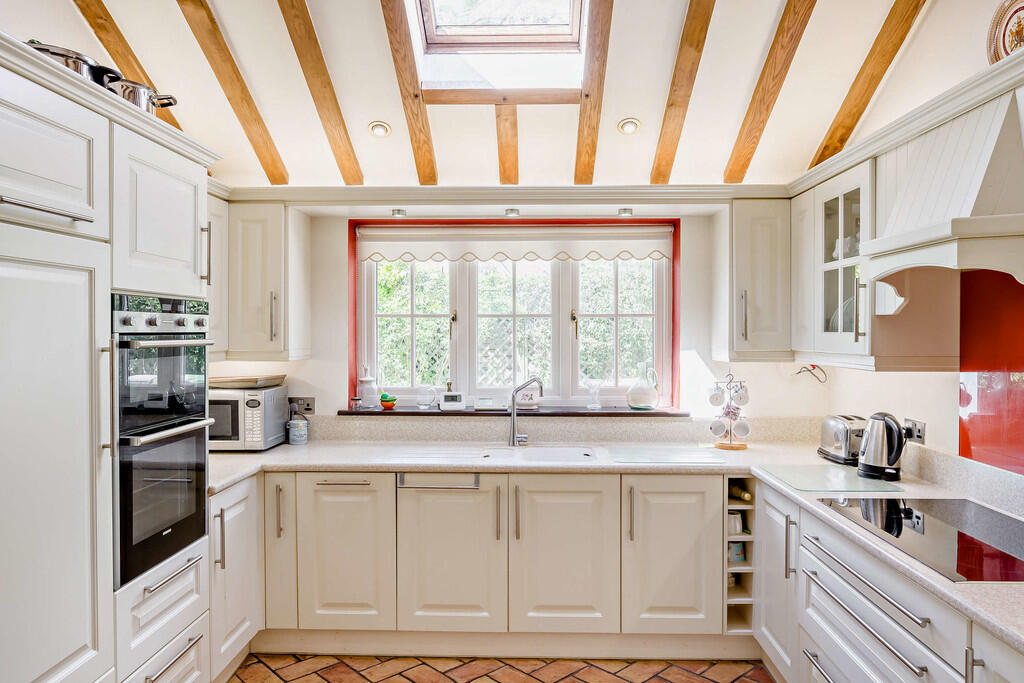 8647829-interior2...
