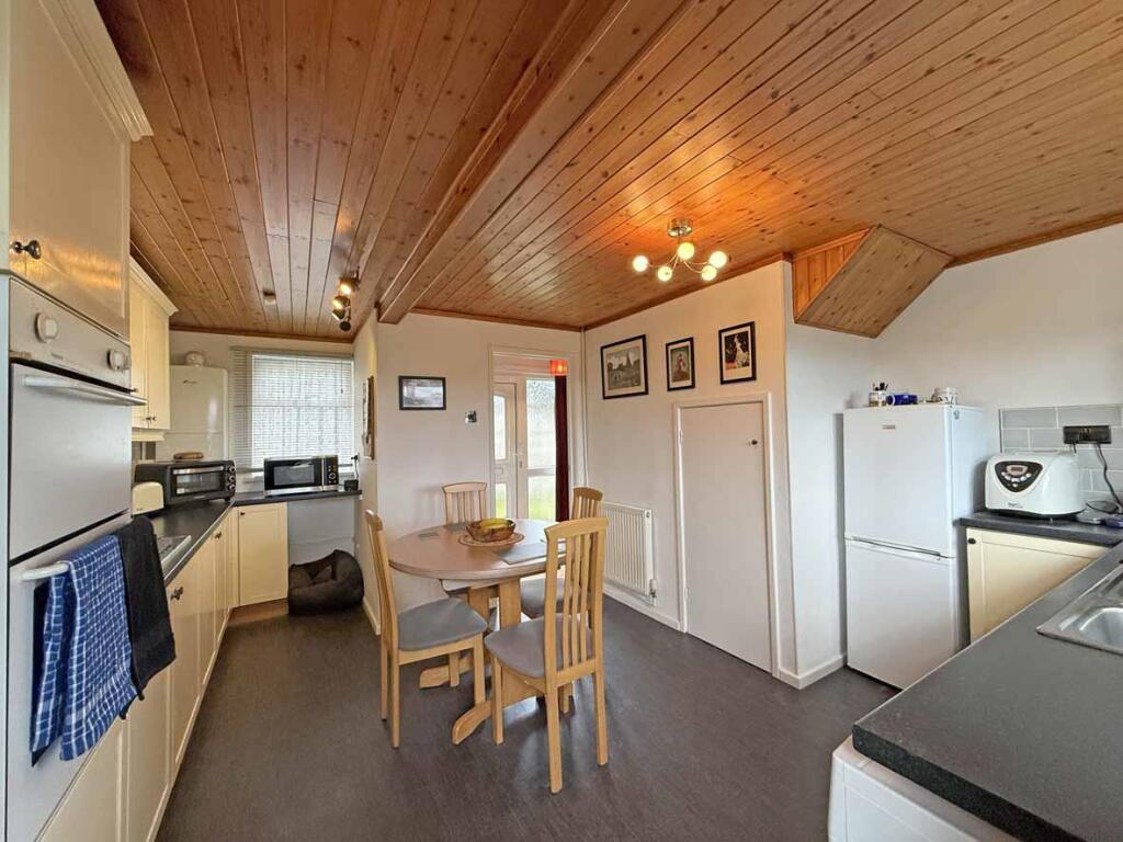 Selkirk Place 23 - Kitchen 3.jpg