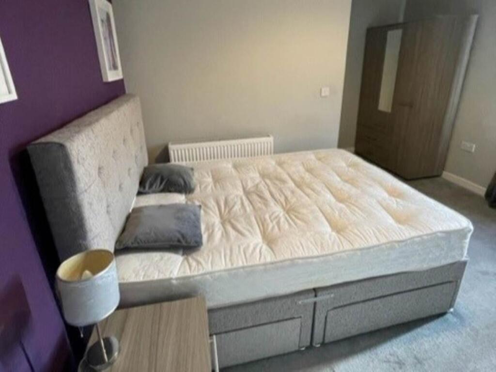 Room 1 (2)