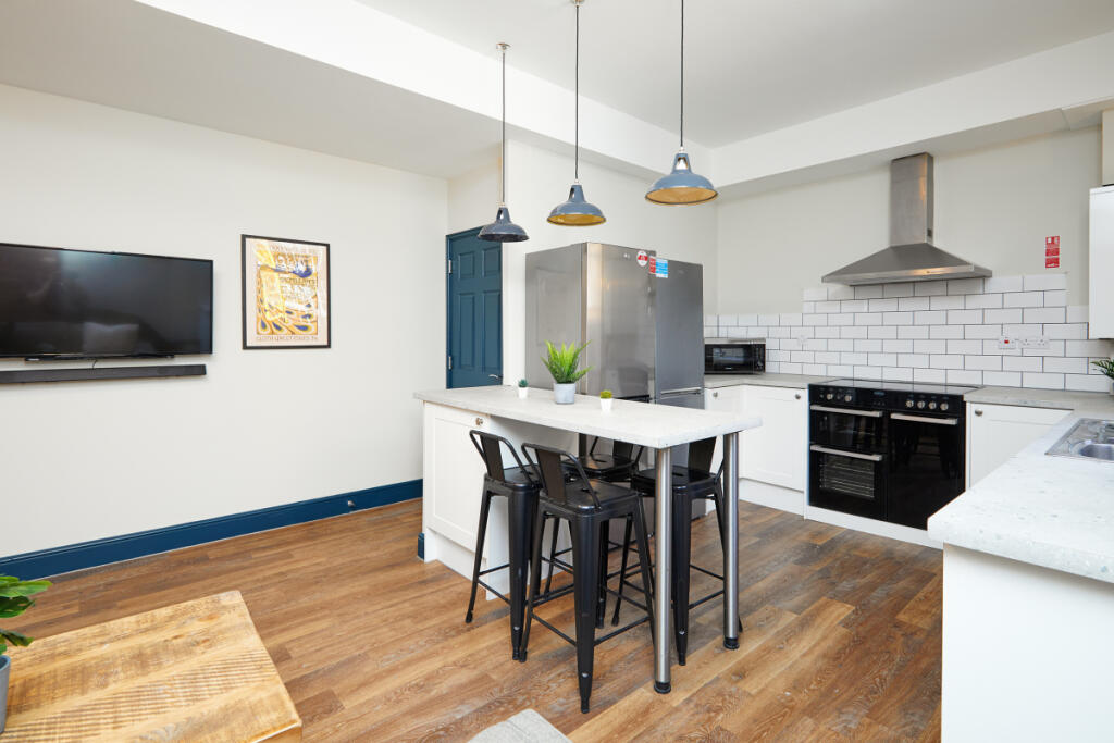 Shoe &amp; Boot Factory, Flat 14 Kitchen 3