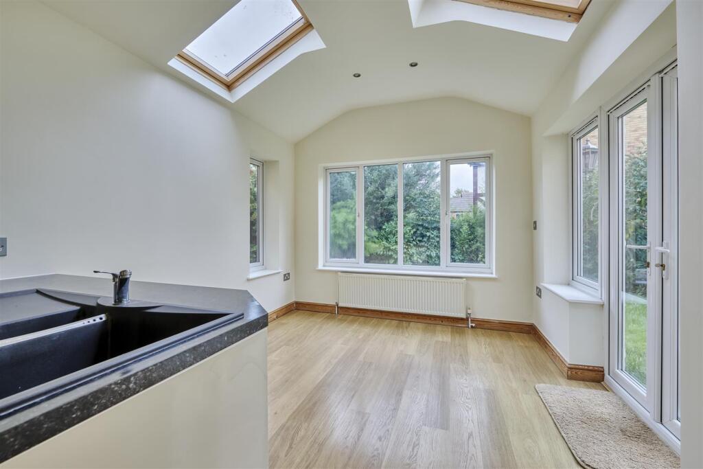 15 Sutton Rd Oundle-