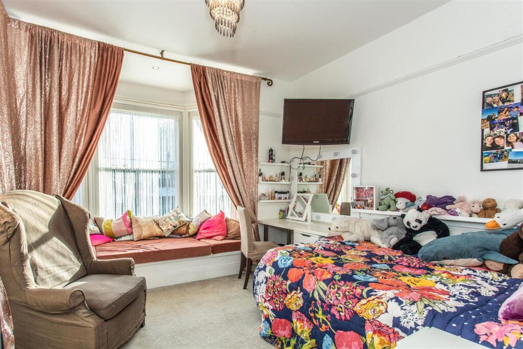 33 London Road75.jpg