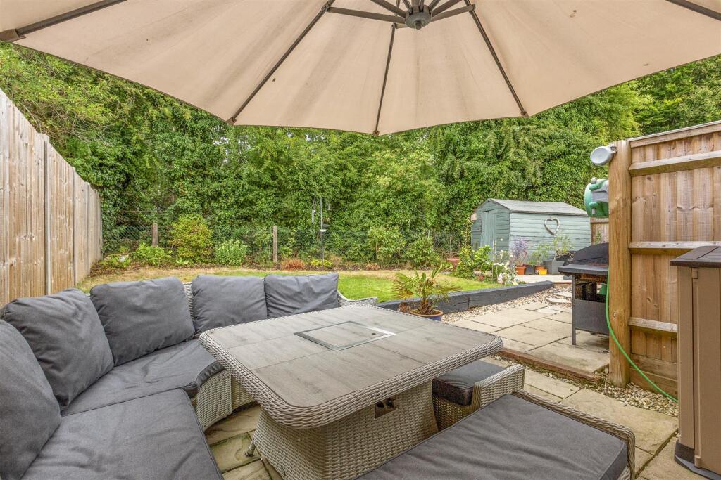 20 Boughton Way, HP6 6PU-12.jpg