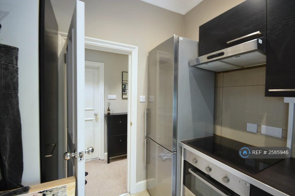 Full Sized Fridge/Freezer 