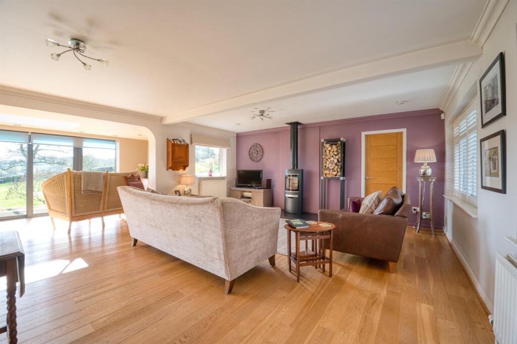 Sitting Room from entrance hallway.jpg