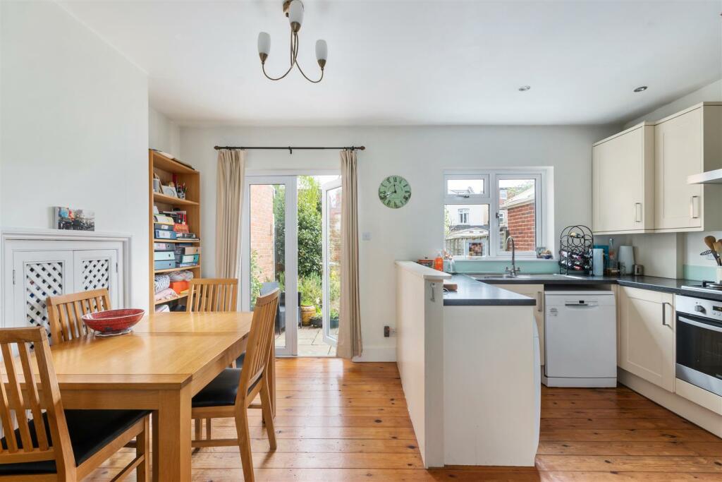 Kitchen/Dining Room