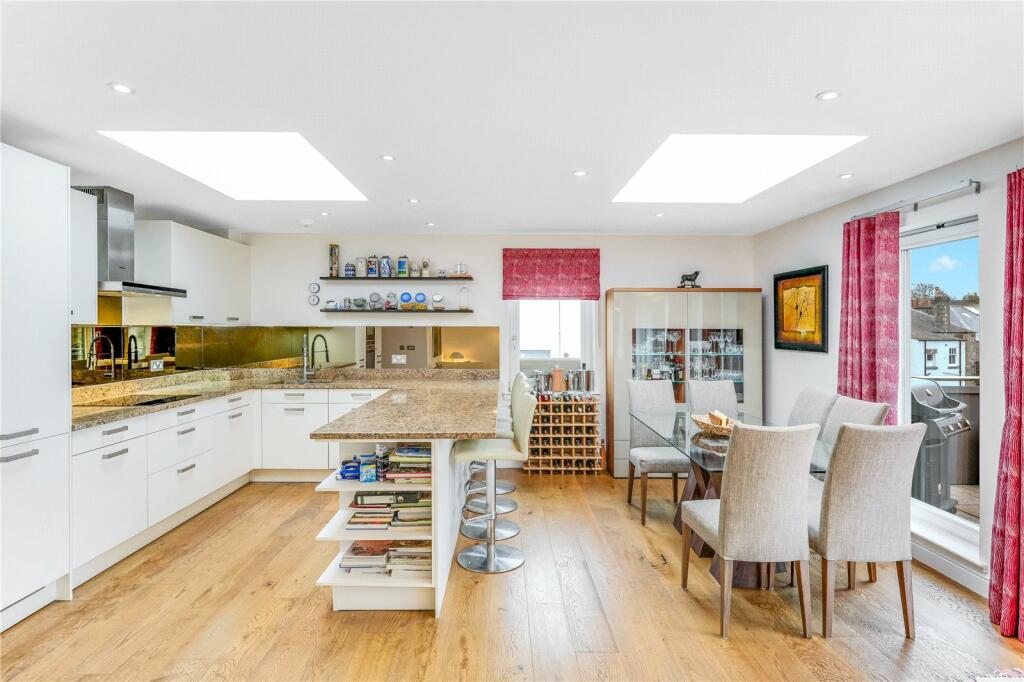 Kitchen &amp; Dining