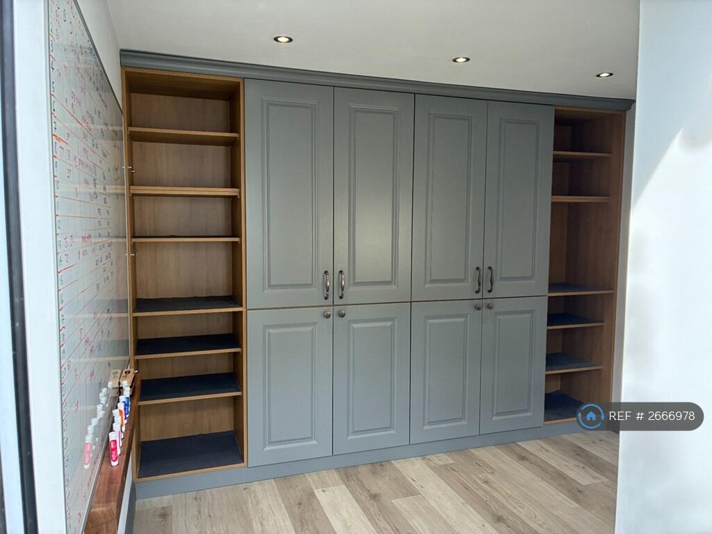 Office (2/2) (Private)