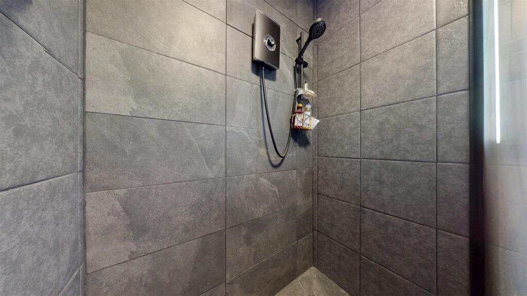 Mona Street Bathroom