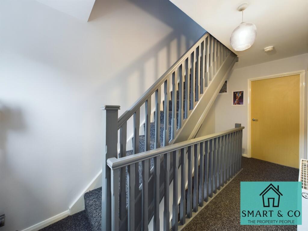 FIRST FLOOR LANDING