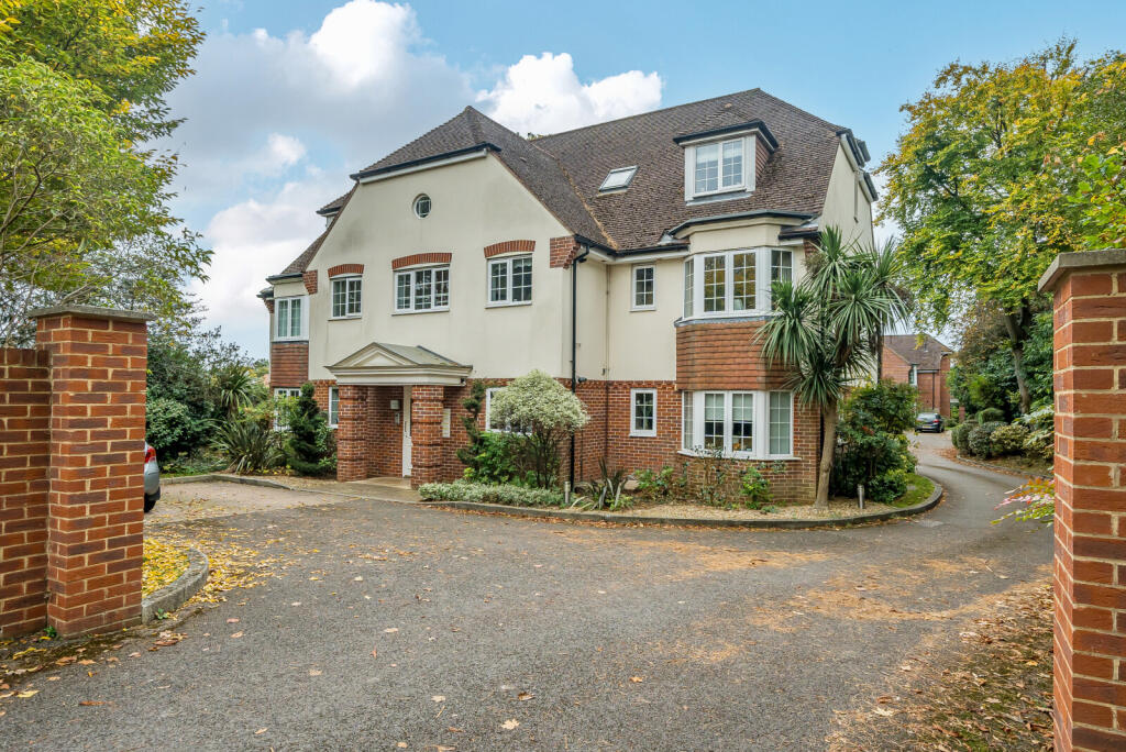 1366051-16-68efb2...