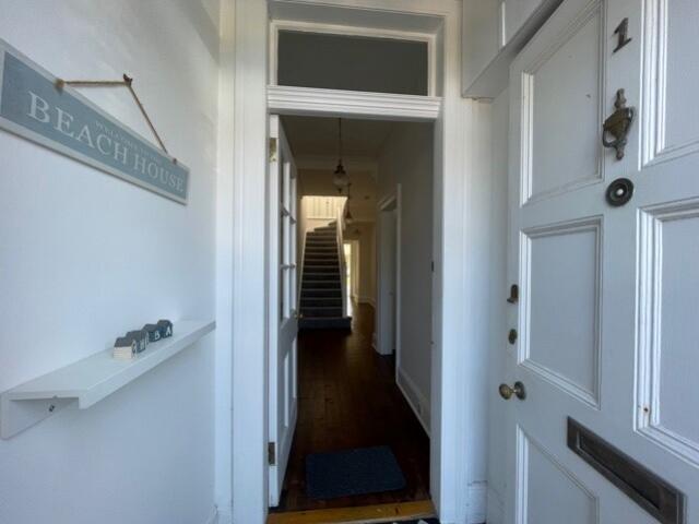 FrontDoorPorch_IntoHallway