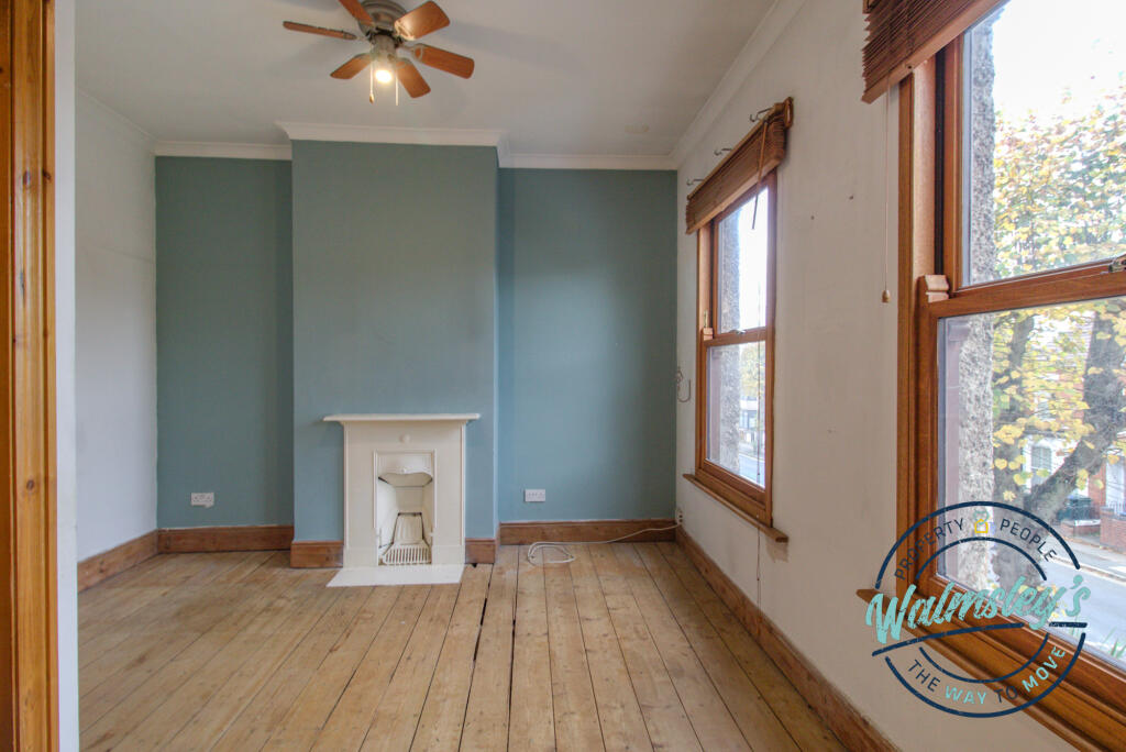 Bedroom to frontage