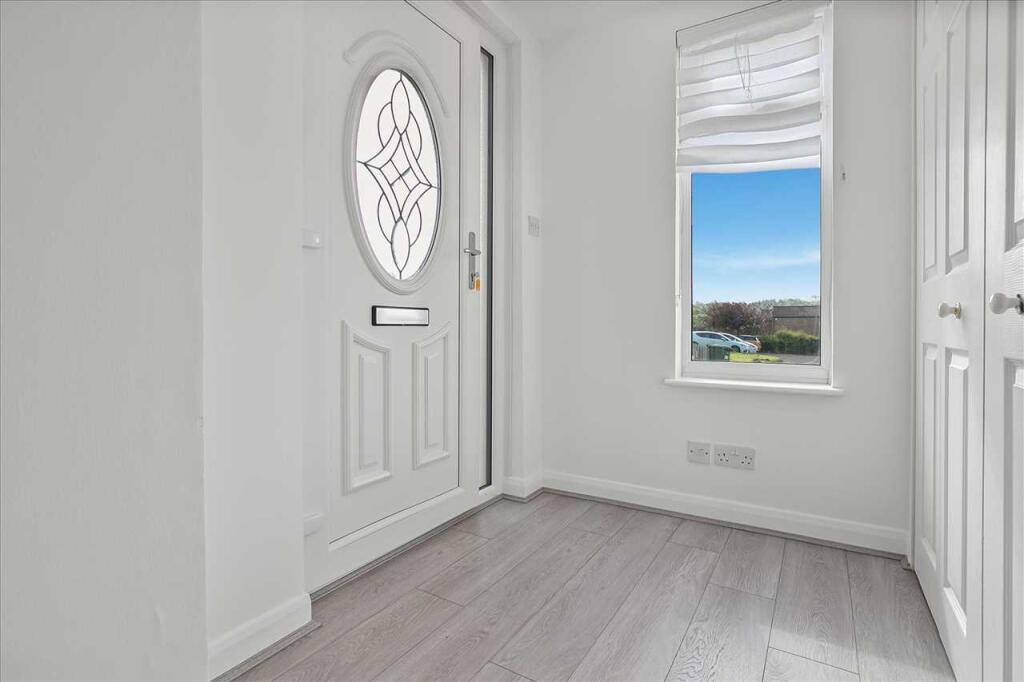 Entrance Hallway (2)
