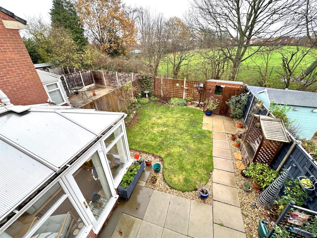 Rear Garden &amp; Unspoiled Outlook 455