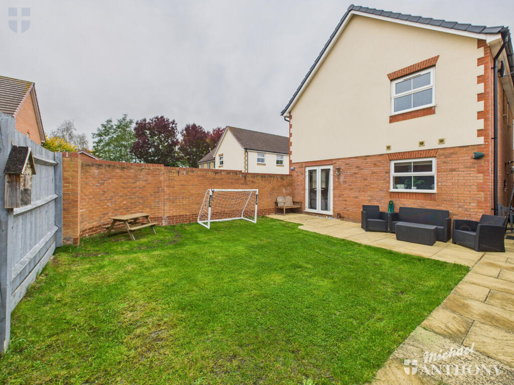 CAM03852G0-PR0446-STILL008