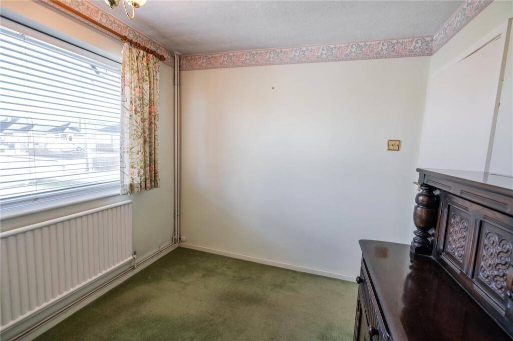 Bedroom 2 (2)