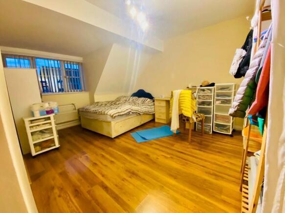 NAREL BEDROOM 1.jpeg