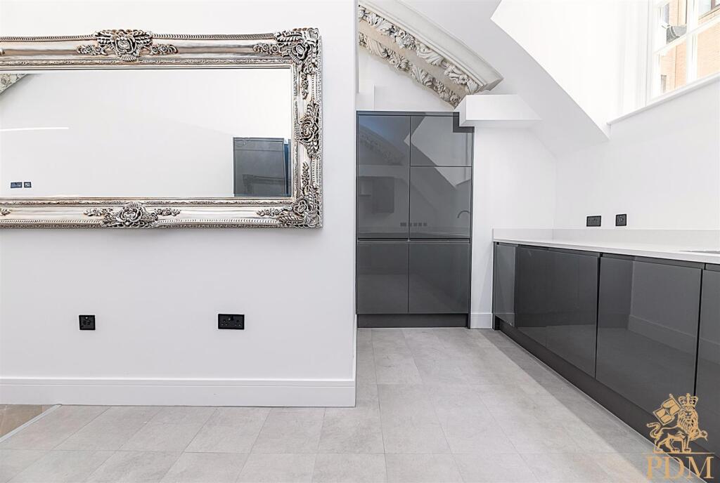 Apt 7, 33 Long Row, Nottingham City Centre (9 of 2