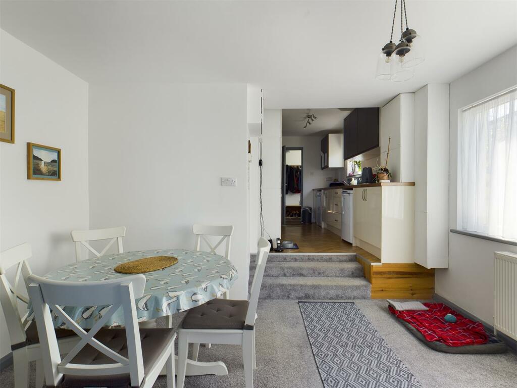 Dining area.jpg