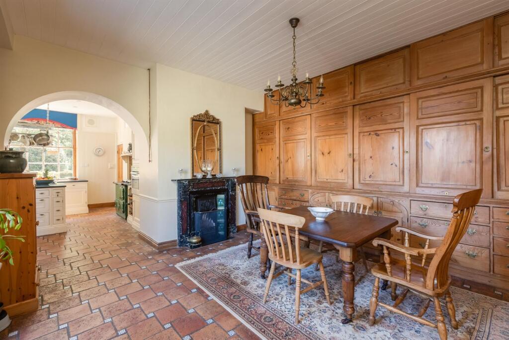 Breakfast Room