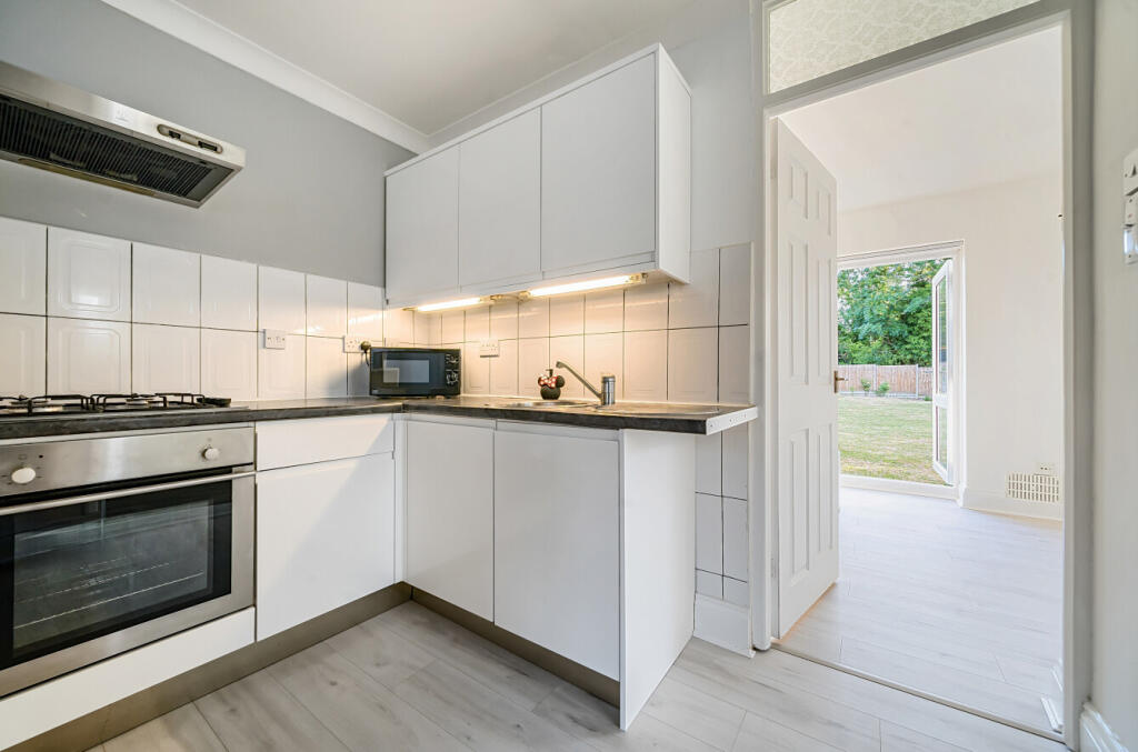 1319470-12-686eb9...