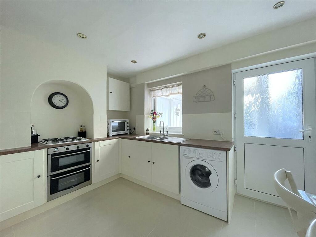 Kitchen:Dining Room (2).jpeg