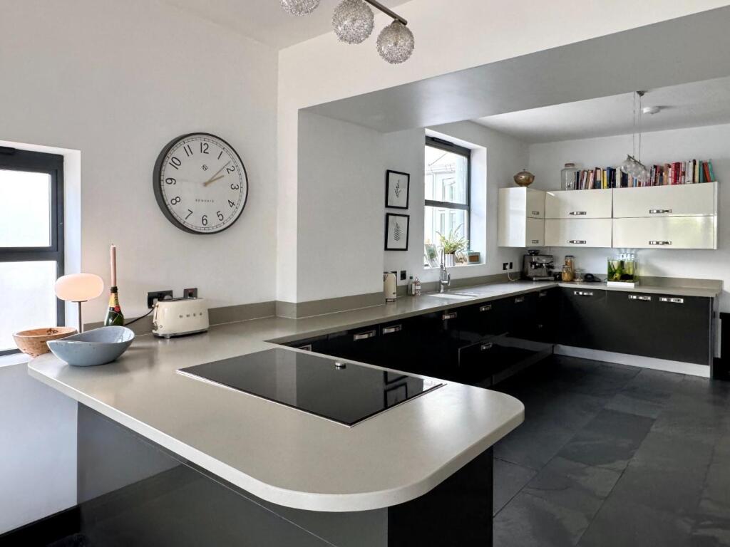 Kitchen/Dining