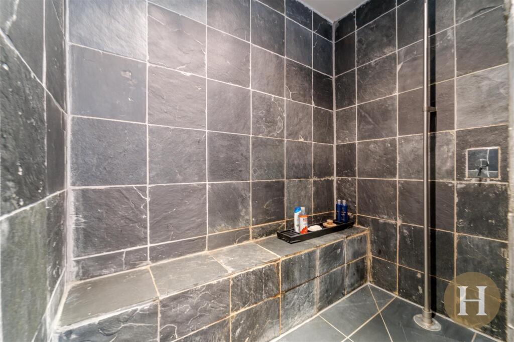 Hadleigh Estate Agents-25.jpg