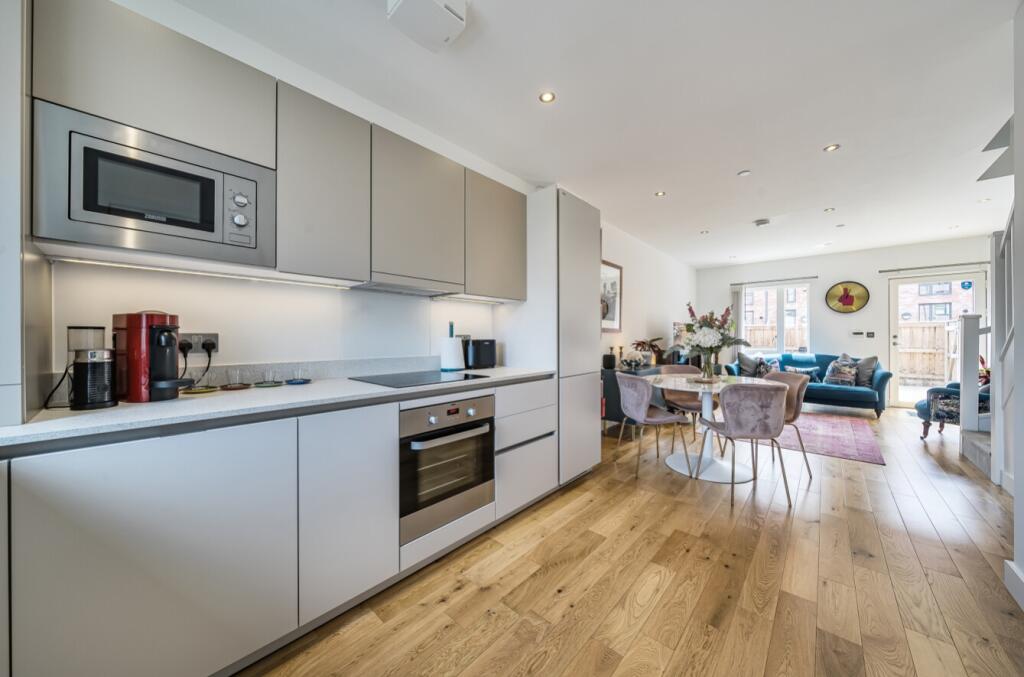 Kitchen - EweMove Estate Agents
