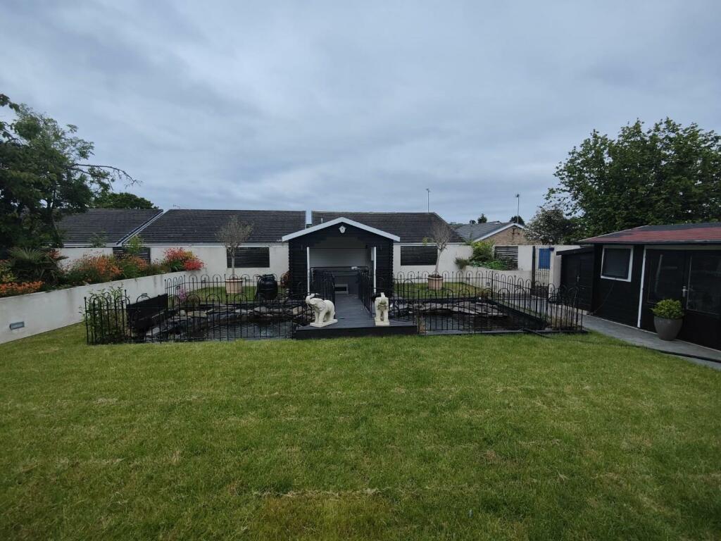 garden 3.jpg