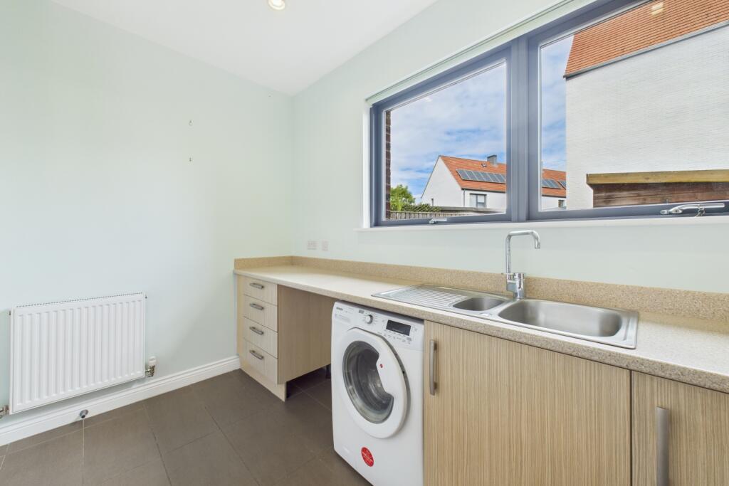 CAM03162G0-PR0331-STILL004