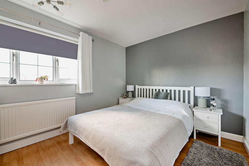 8668996-interior1...