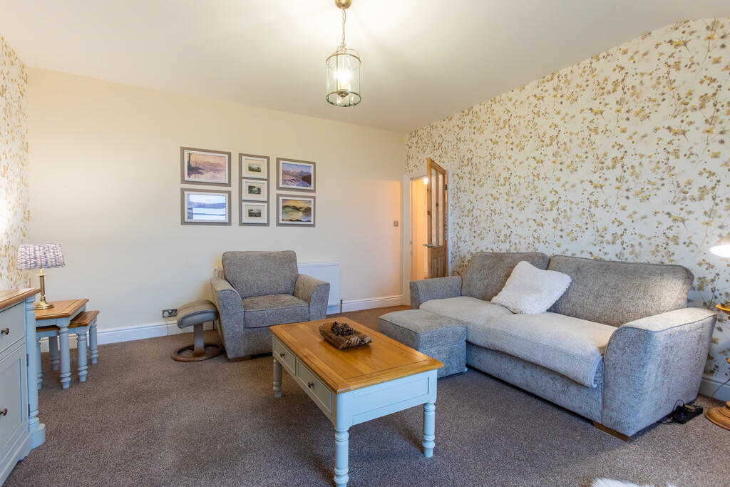 Lounge/Bedroom 2