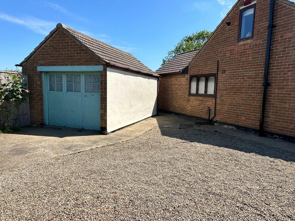 Garage &amp; Parking