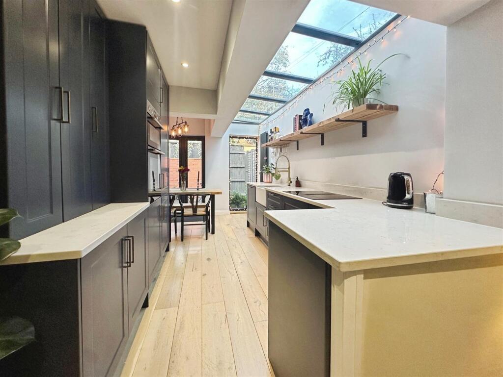 f69f77da--4E70-9FE8-67EE7398846E-69919-00002D01A18